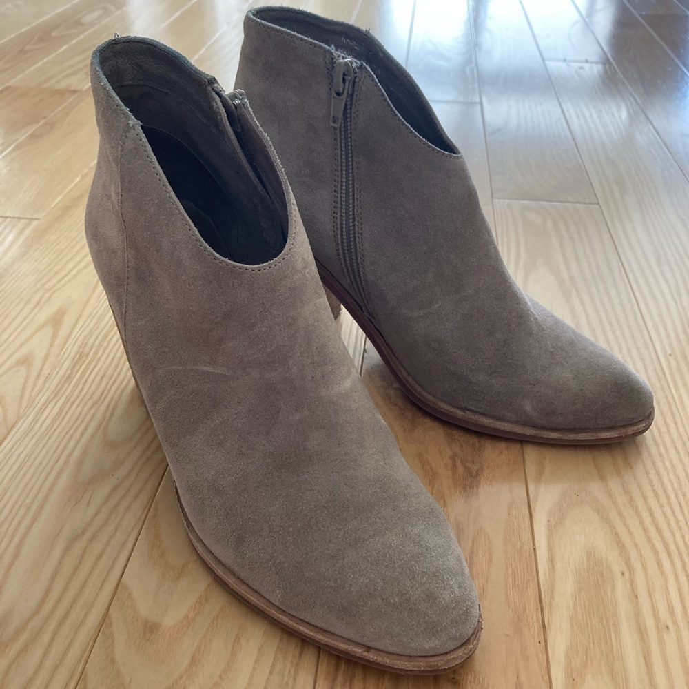 Jeffrey Campbell suede booties sz 7